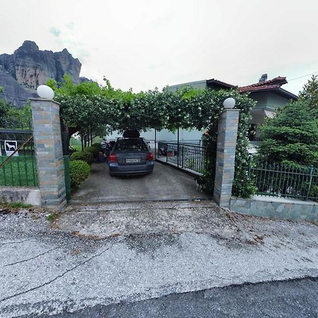 Postmans Apartment Under Meteora Kalampáka Ngoại thất bức ảnh